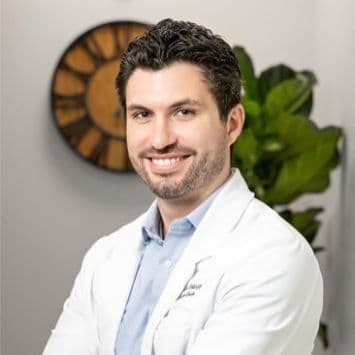 Dr. Kevin Carbonell